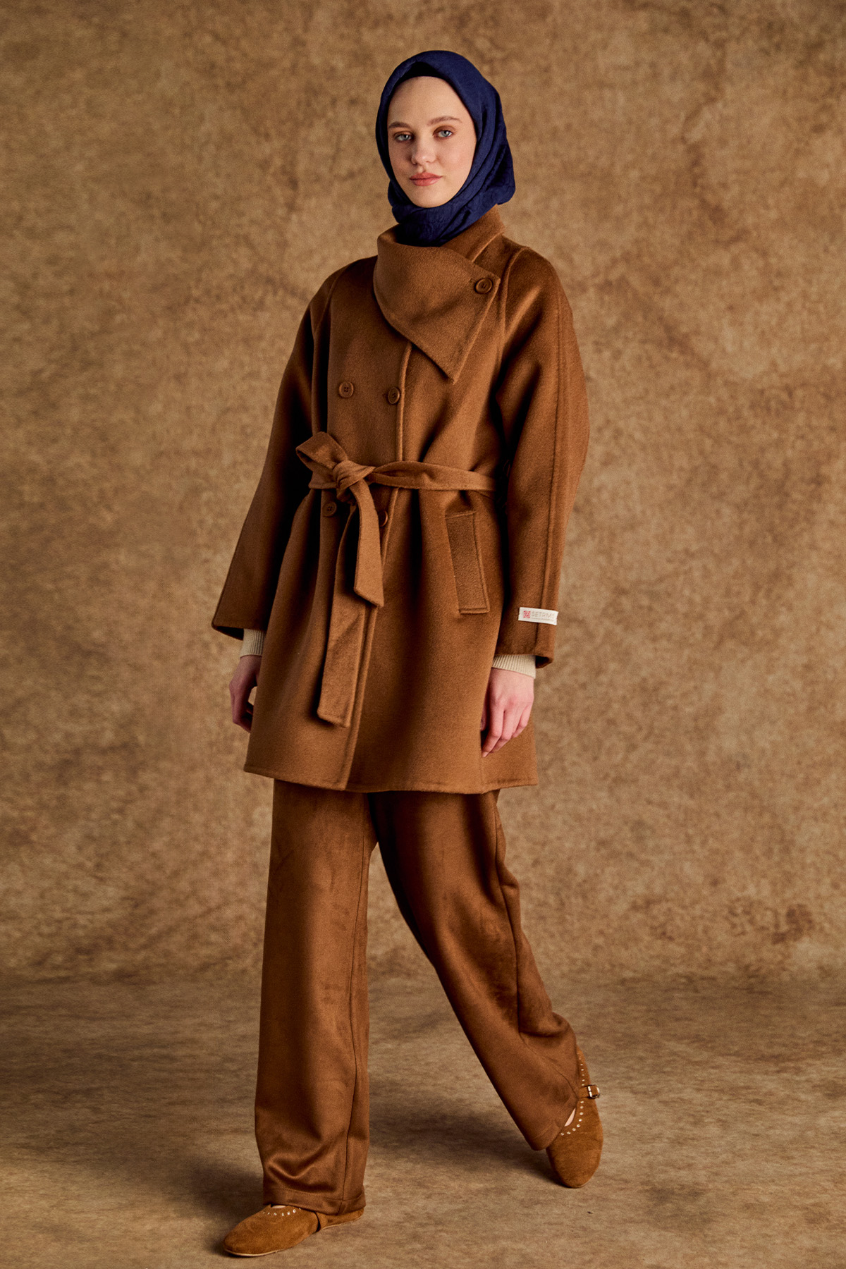 Mendil Yakalı Yün Kaban, Tesettür Giyim