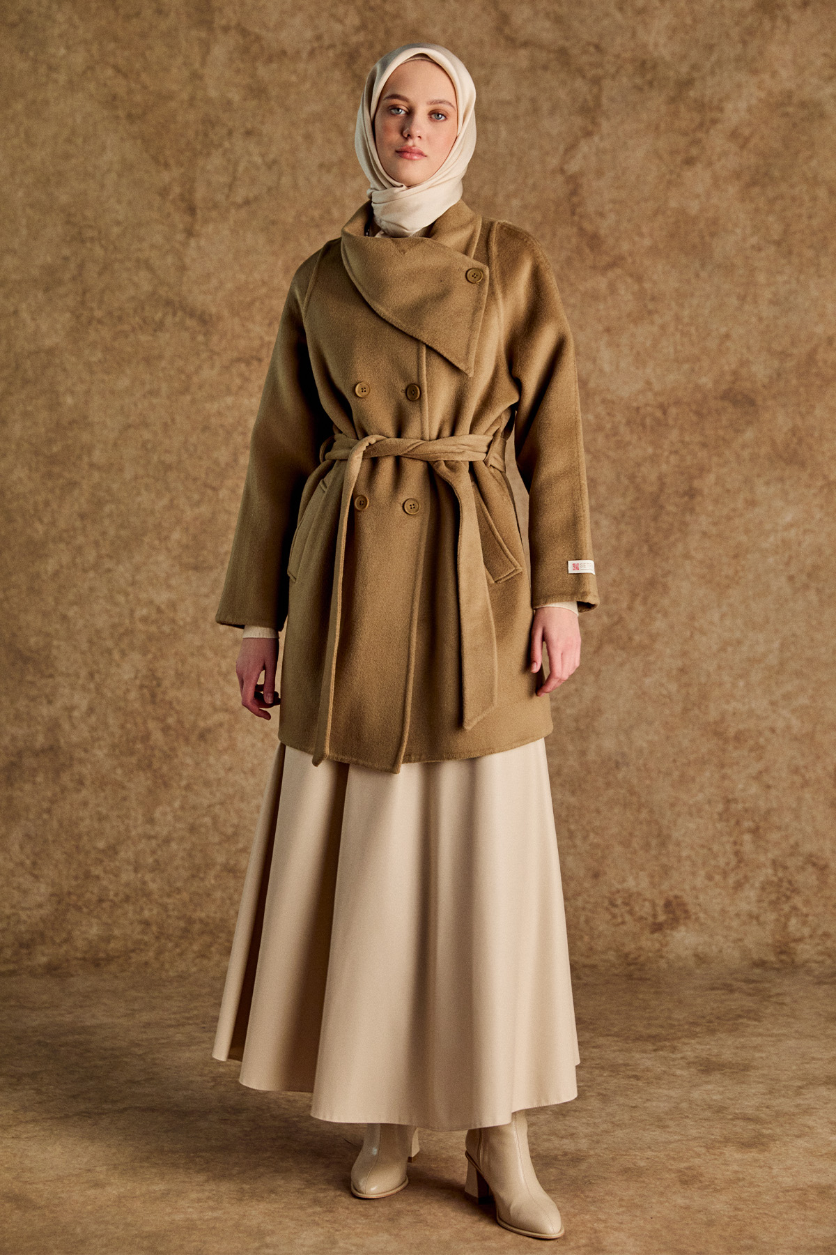 Mendil Yakalı Yün Kaban, Tesettür Giyim