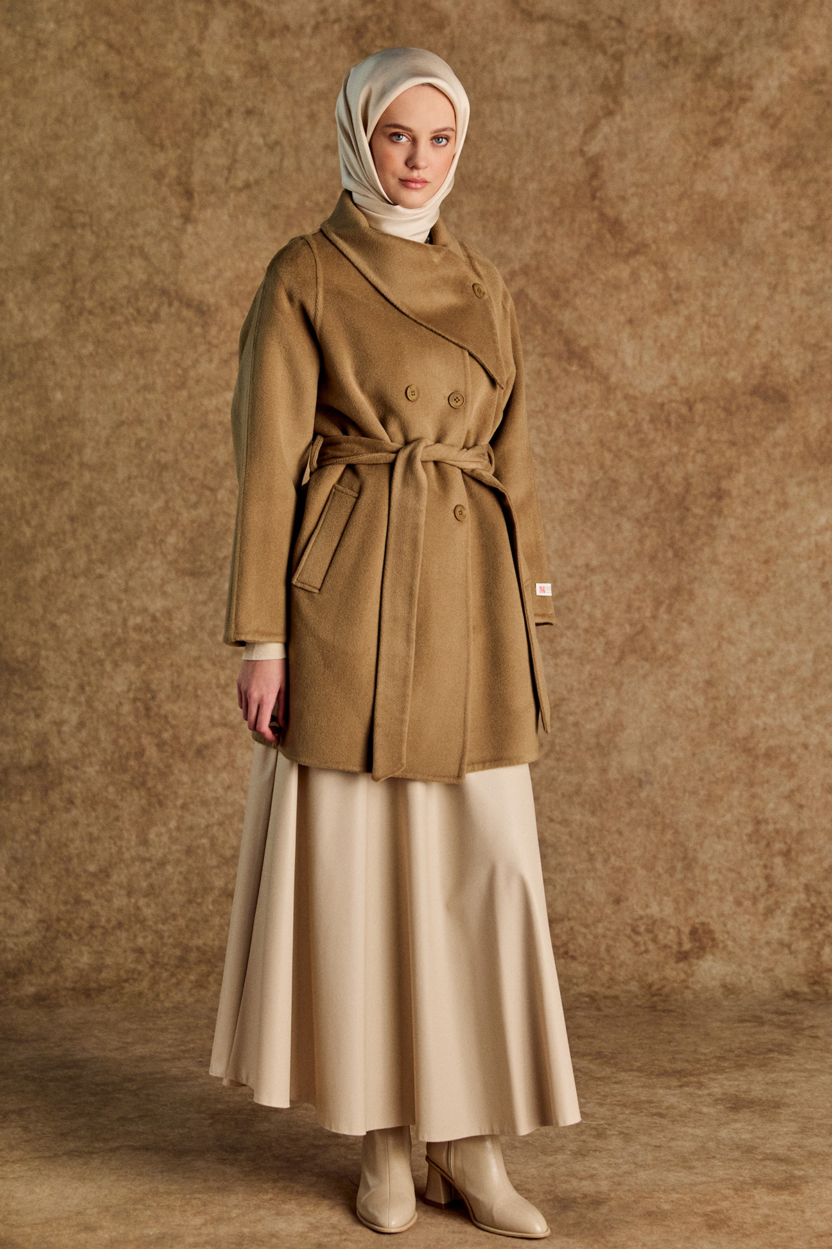 Mendil Yakalı Yün Kaban, Tesettür Giyim