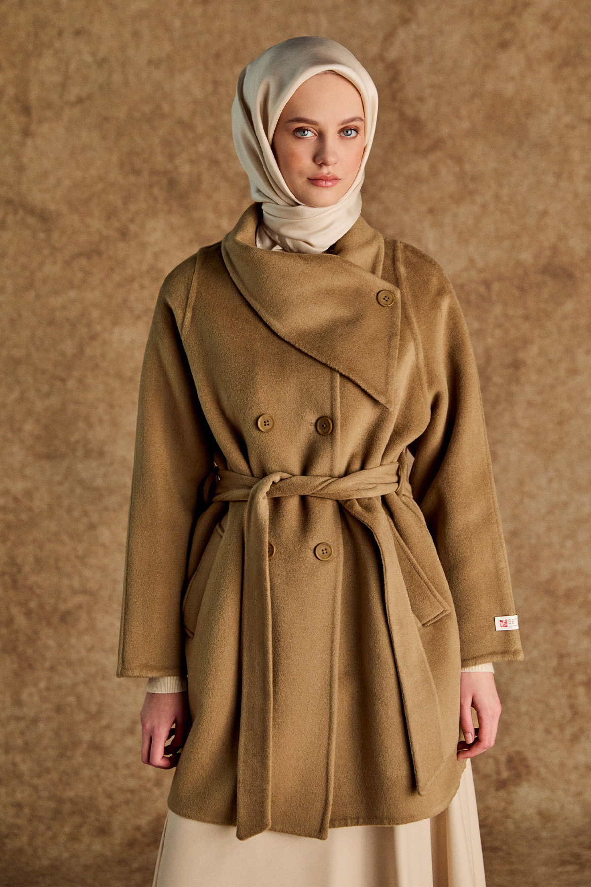 Mendil Yakalı Yün Kaban, Tesettür Giyim