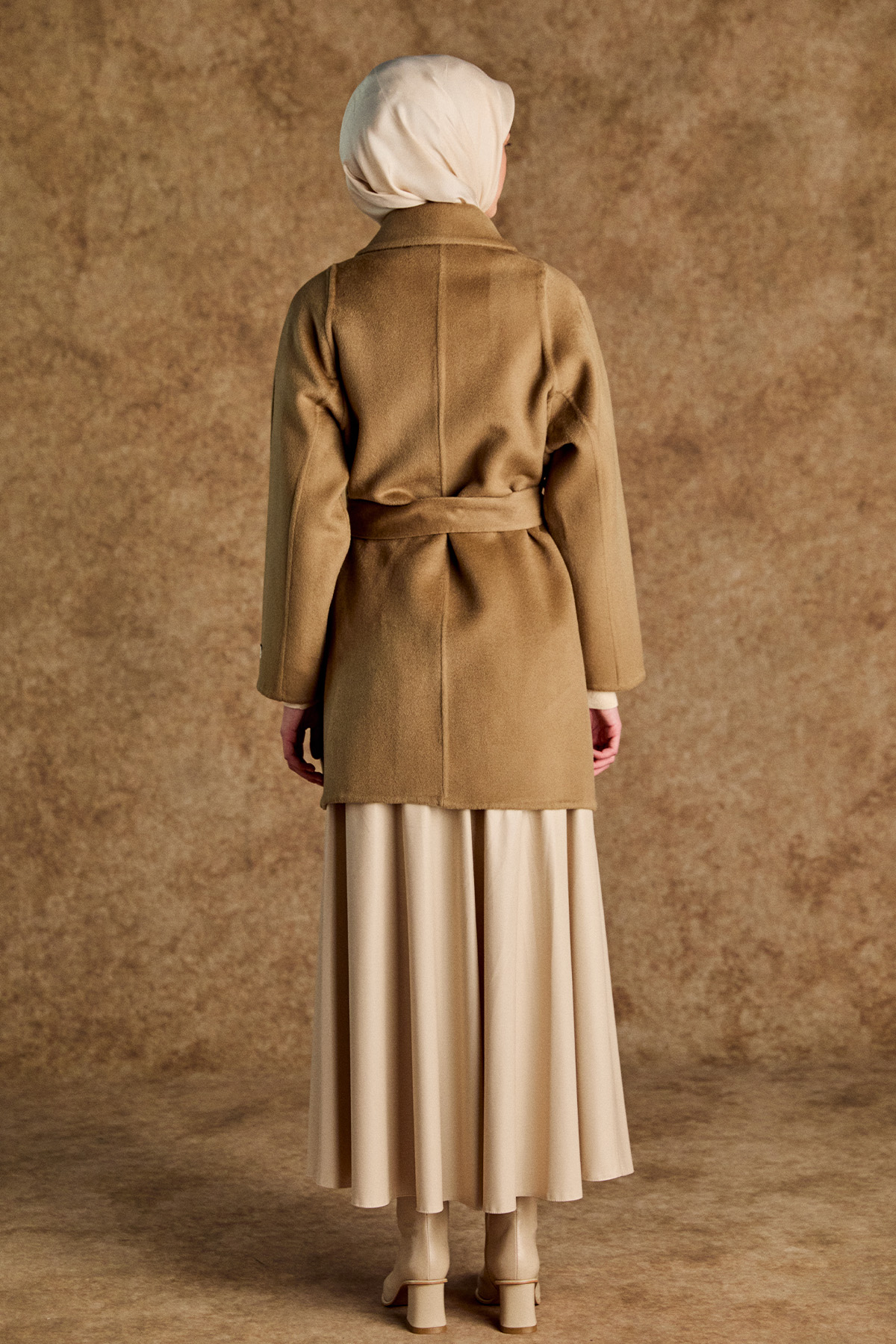 Mendil Yakalı Yün Kaban, Tesettür Giyim