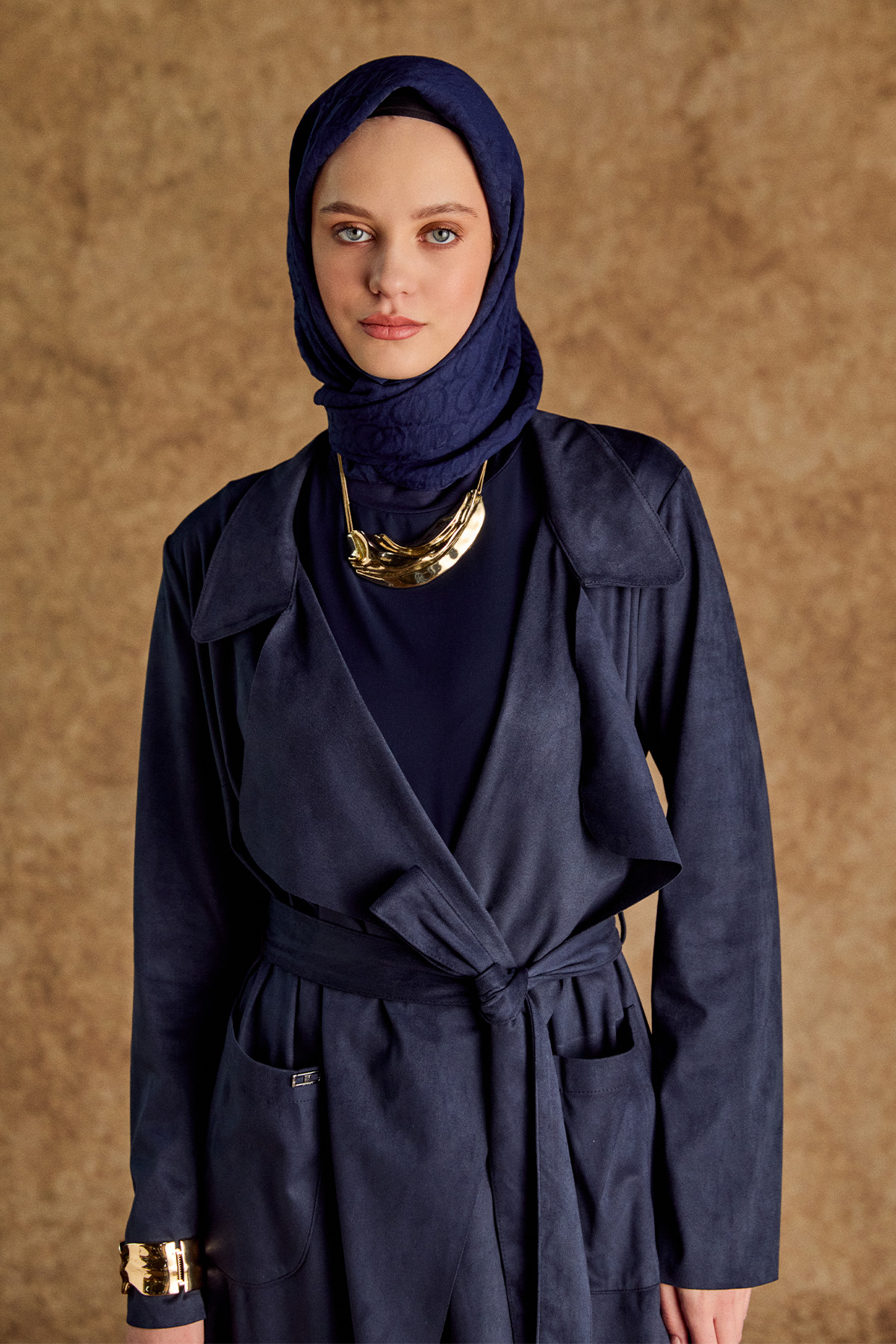 Süet Dokulu Pardesü, Tesettür Giyim