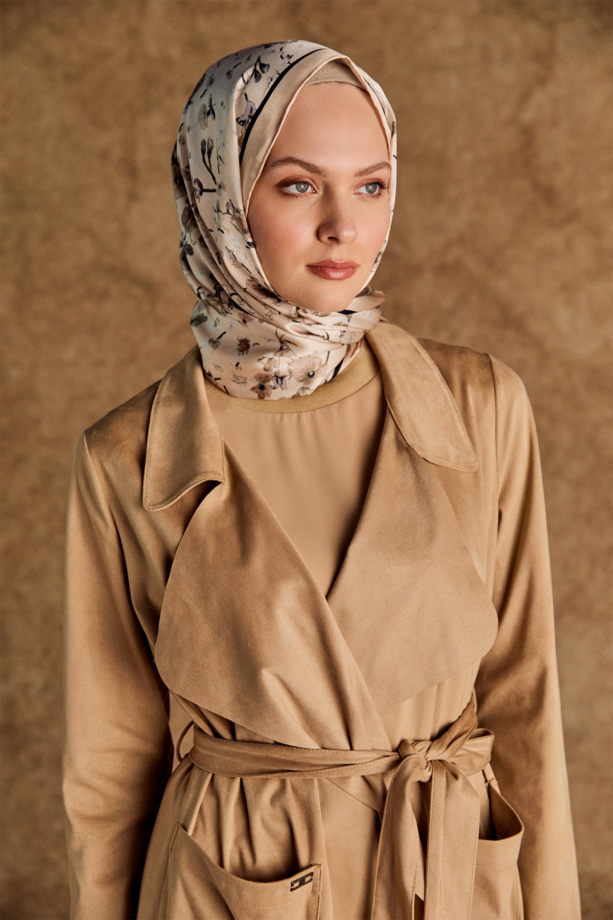 Süet Dokulu Pardesü, Tesettür Giyim