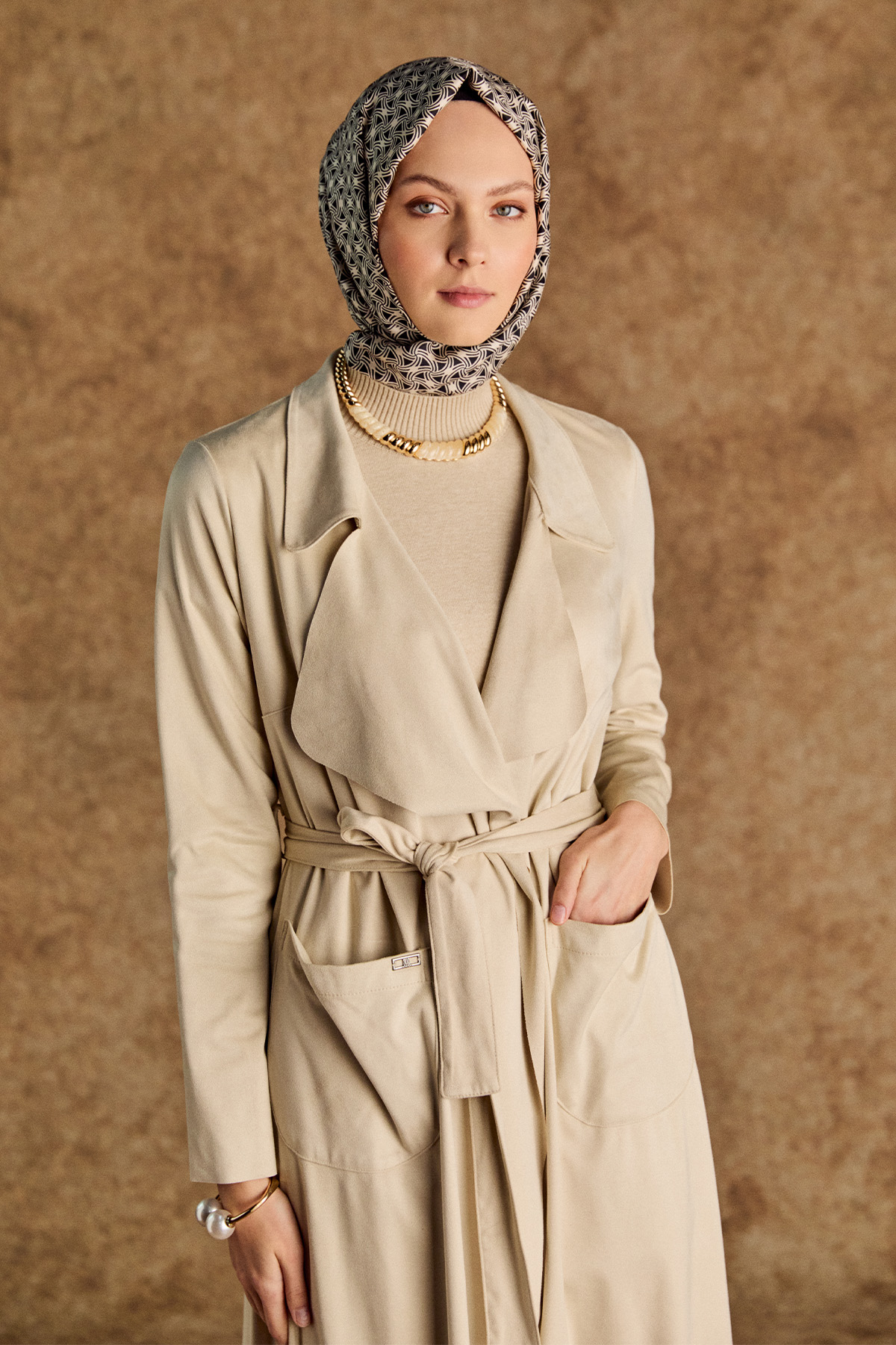 Süet Dokulu Pardesü, Tesettür Giyim