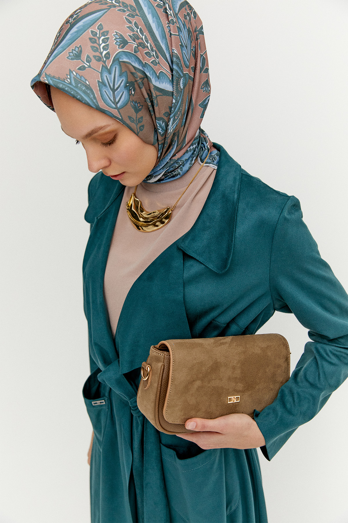 Süet Dokulu Pardesü, Tesettür Giyim