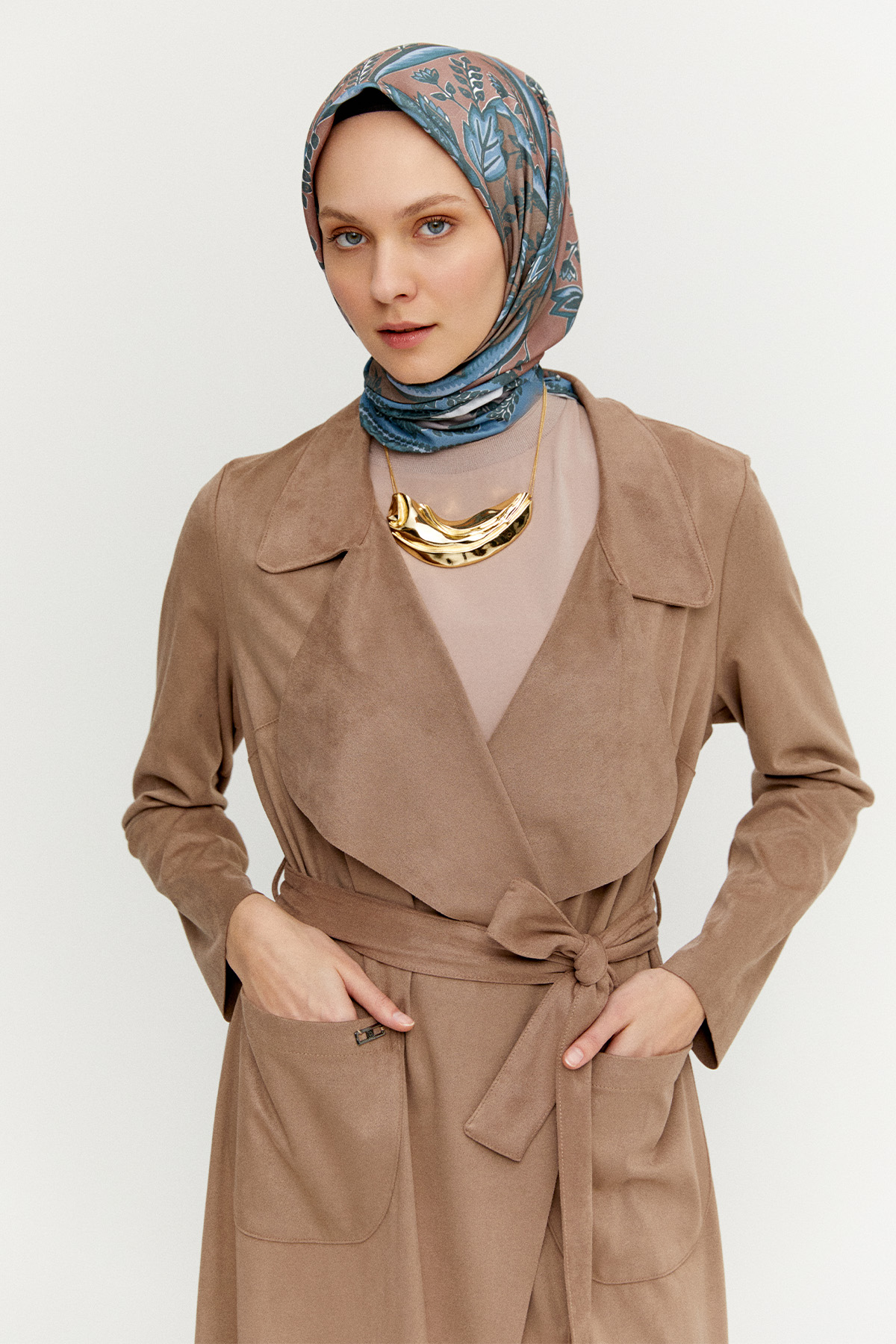 Süet Dokulu Pardesü, Tesettür Giyim