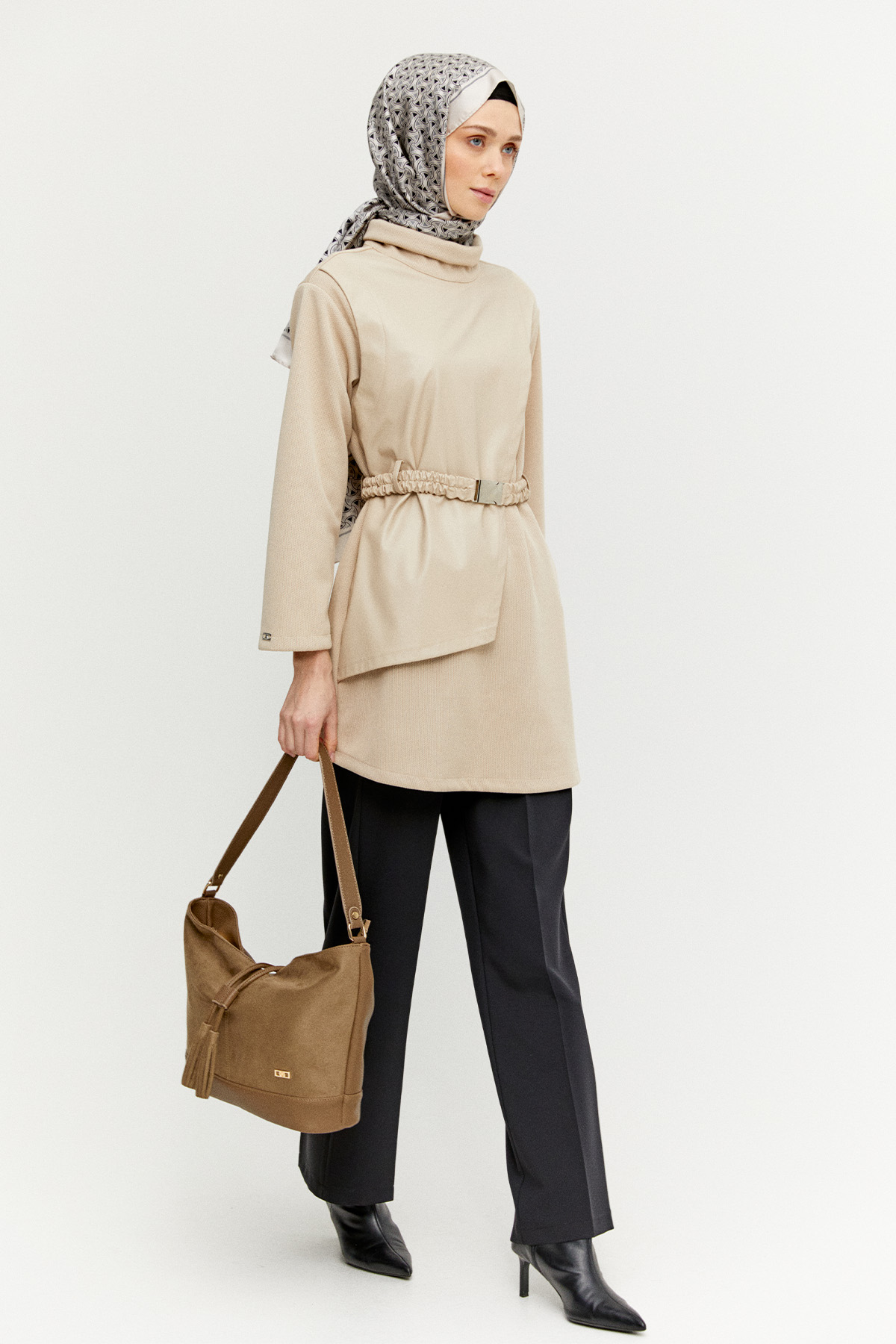 Asimetrik Suni Deri Detaylı Örme Tunik, Tesettür Giyim