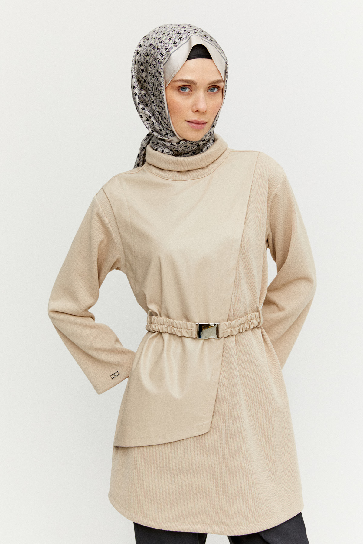 Asimetrik Suni Deri Detaylı Örme Tunik, Tesettür Giyim