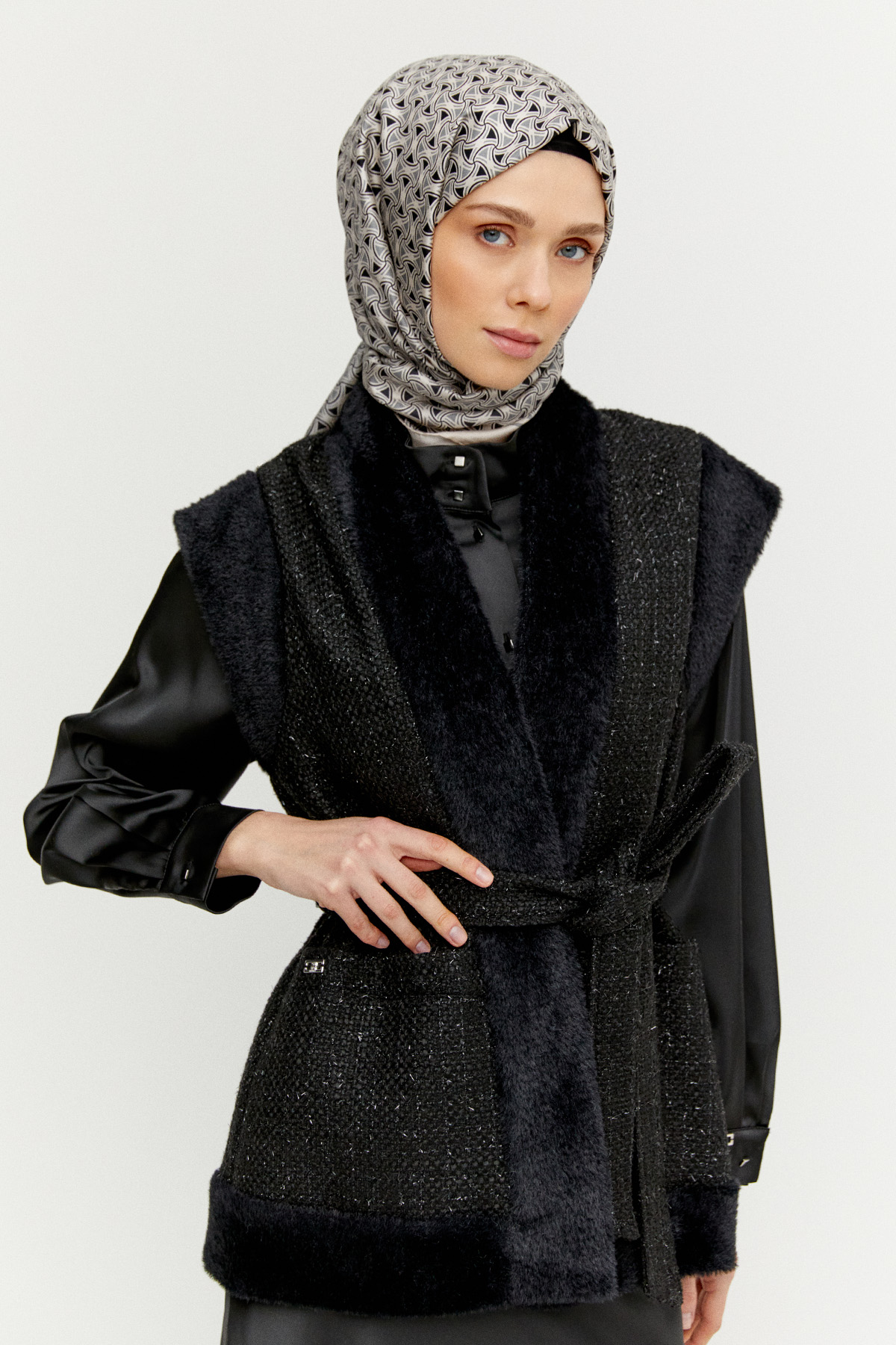 Şal Yakalı Tüvit Yelek, Tesettür Giyim