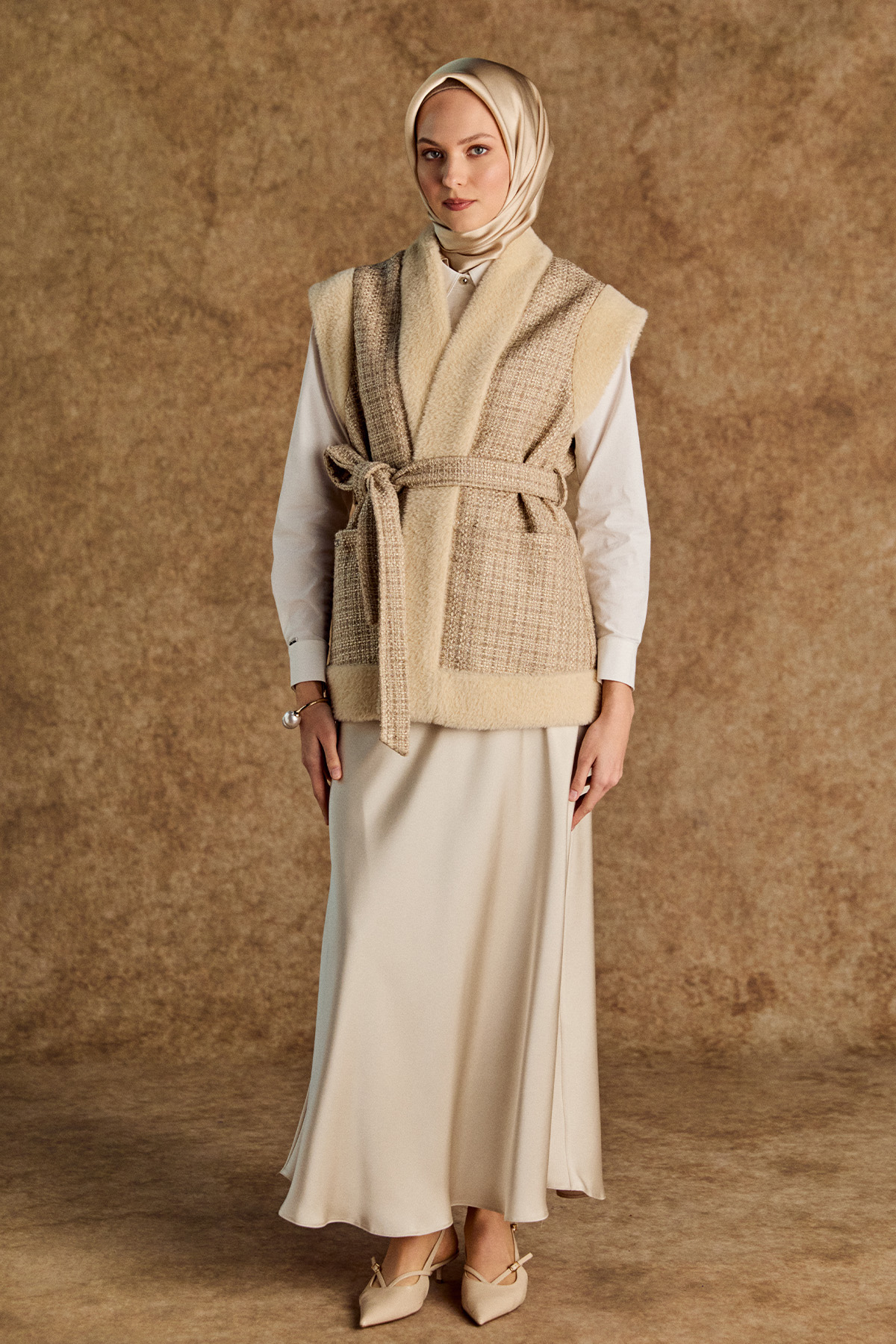 Şal Yakalı Tüvit Yelek, Tesettür Giyim