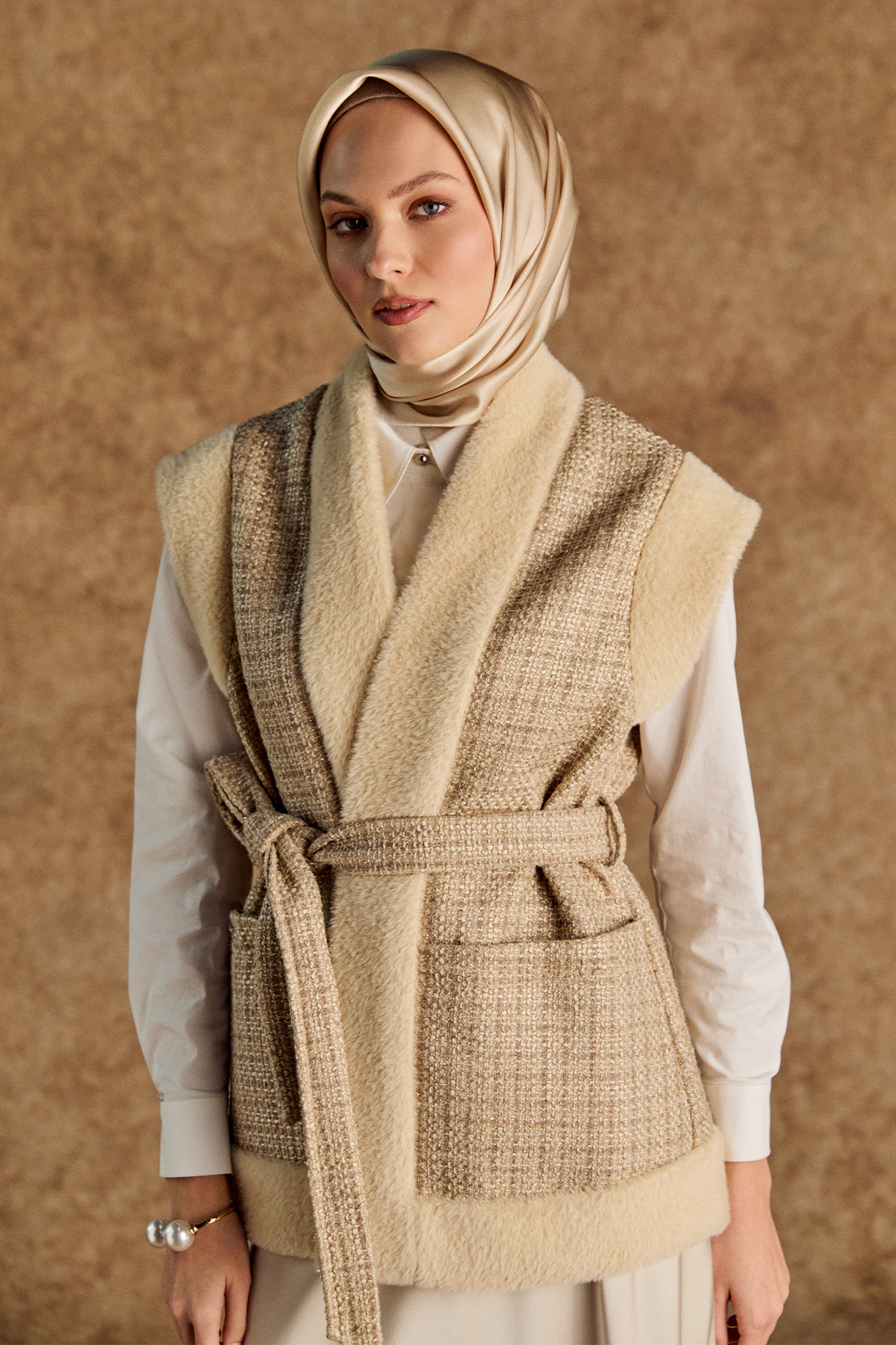 Şal Yakalı Tüvit Yelek, Tesettür Giyim