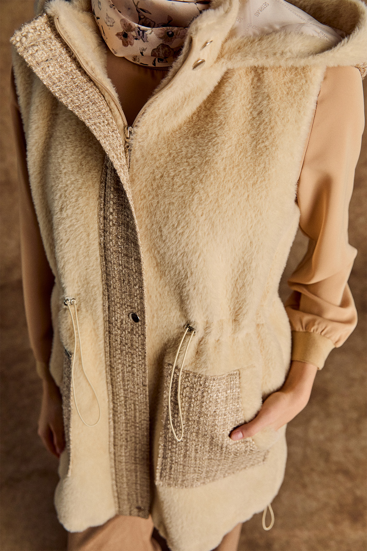 Tüvit Kombinli Suni Kürk Yelek, Tesettür Giyim