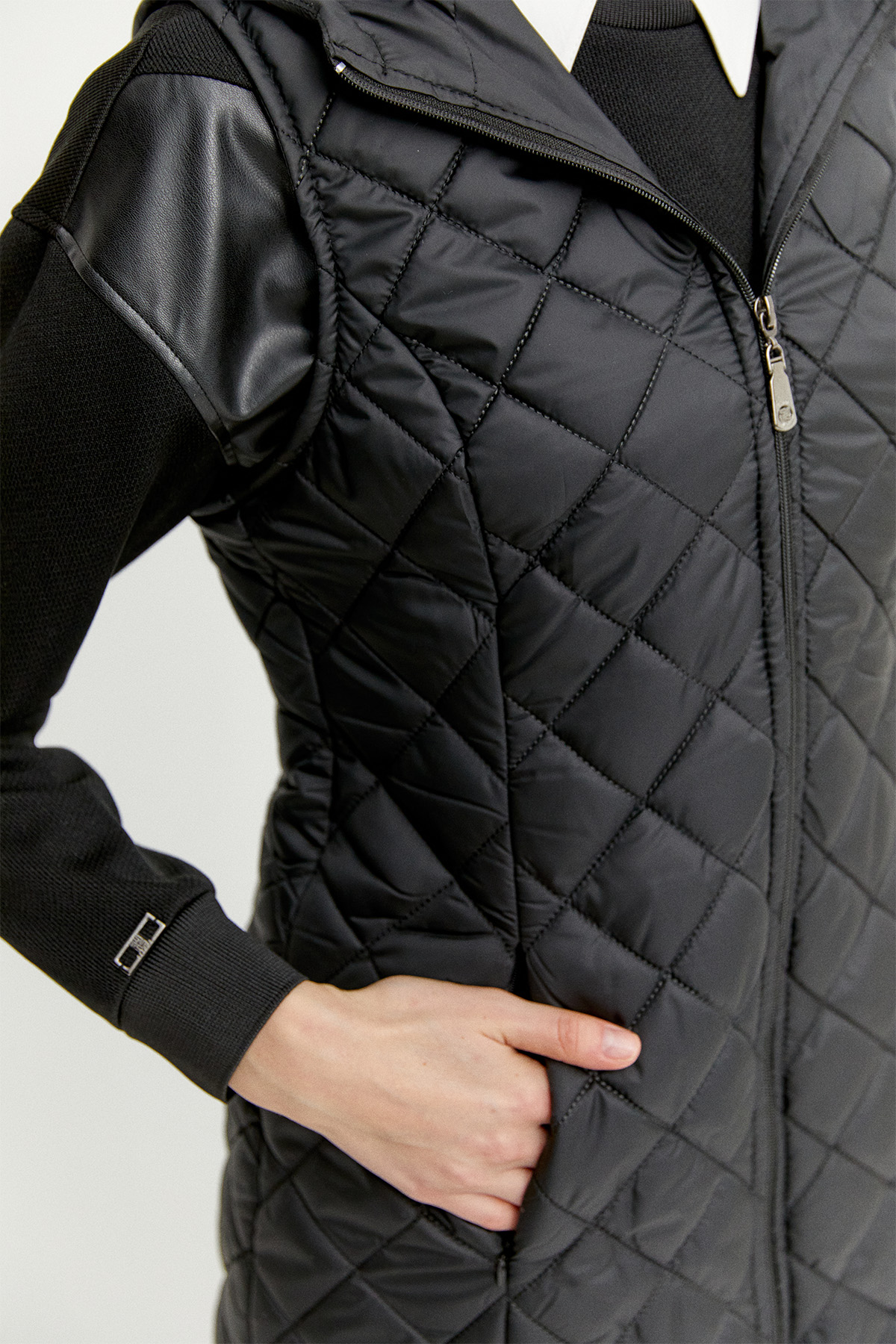 Kapüşonlu Baklava Desenli Kapitone Yelek, Tesettür Giyim